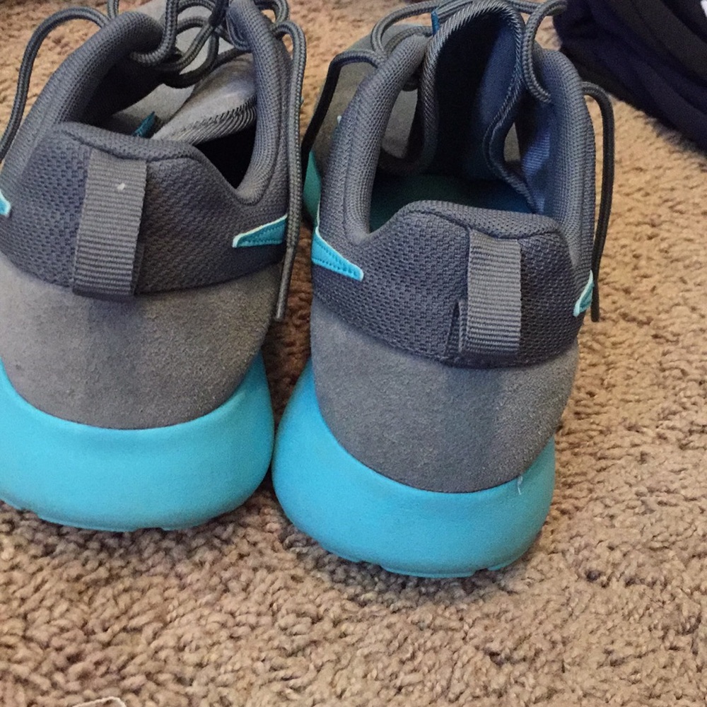 Nike - Picture 3 of 5
